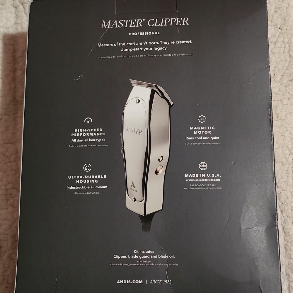 Andis Master Clipper in Metallic Silver